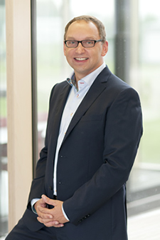 Frank Herzog, President & CEO of Concept Laser: “This cooperation marks an important milestone for the industrialization of 3D metal printing in aircraft construction and undoubtedly also sends a signal to other industries. The network will work together to improve the value chain.” (Image courtesy of Concept Laser GmbH)