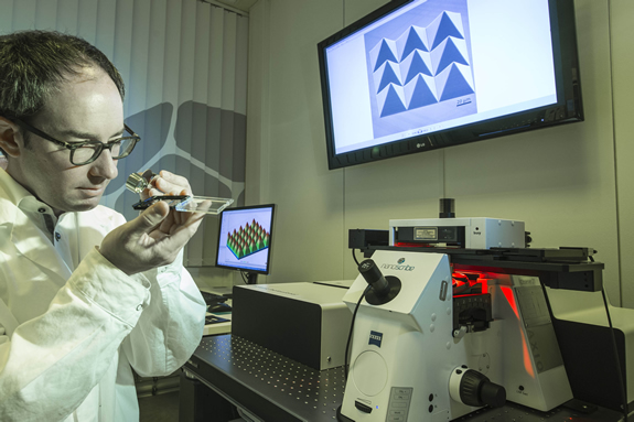 Winner of WTN Award 2015: Nanoscribe´s Photonic Professional GT, highest-resolution 3D printer for nano- and microfabrication. (Photo: Fabry)