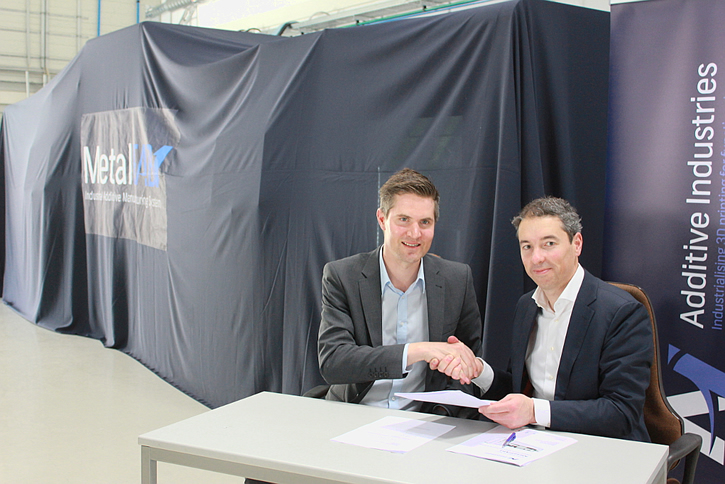 Left: Joachim Zettler, Managing Director, Airbus APWorks GmbH and Daan Kersten, Managing Director, Additive Industries (Photo courtesy of APWorks)