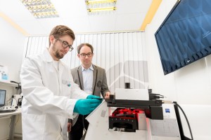 Photonic Professional GT: 3D printer for the fabrication of micro-optics (Photo courtesy of Nanoscribe)