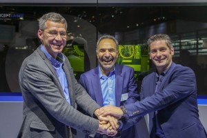 Pictured from Left to Right: Michel Delanaye, co-founder and CEO, GeonX, Mohammad Ehteshami, Vice President and General Manager, GE Additive, Laurent D'Alvise co-founder and CEO, GeonX.